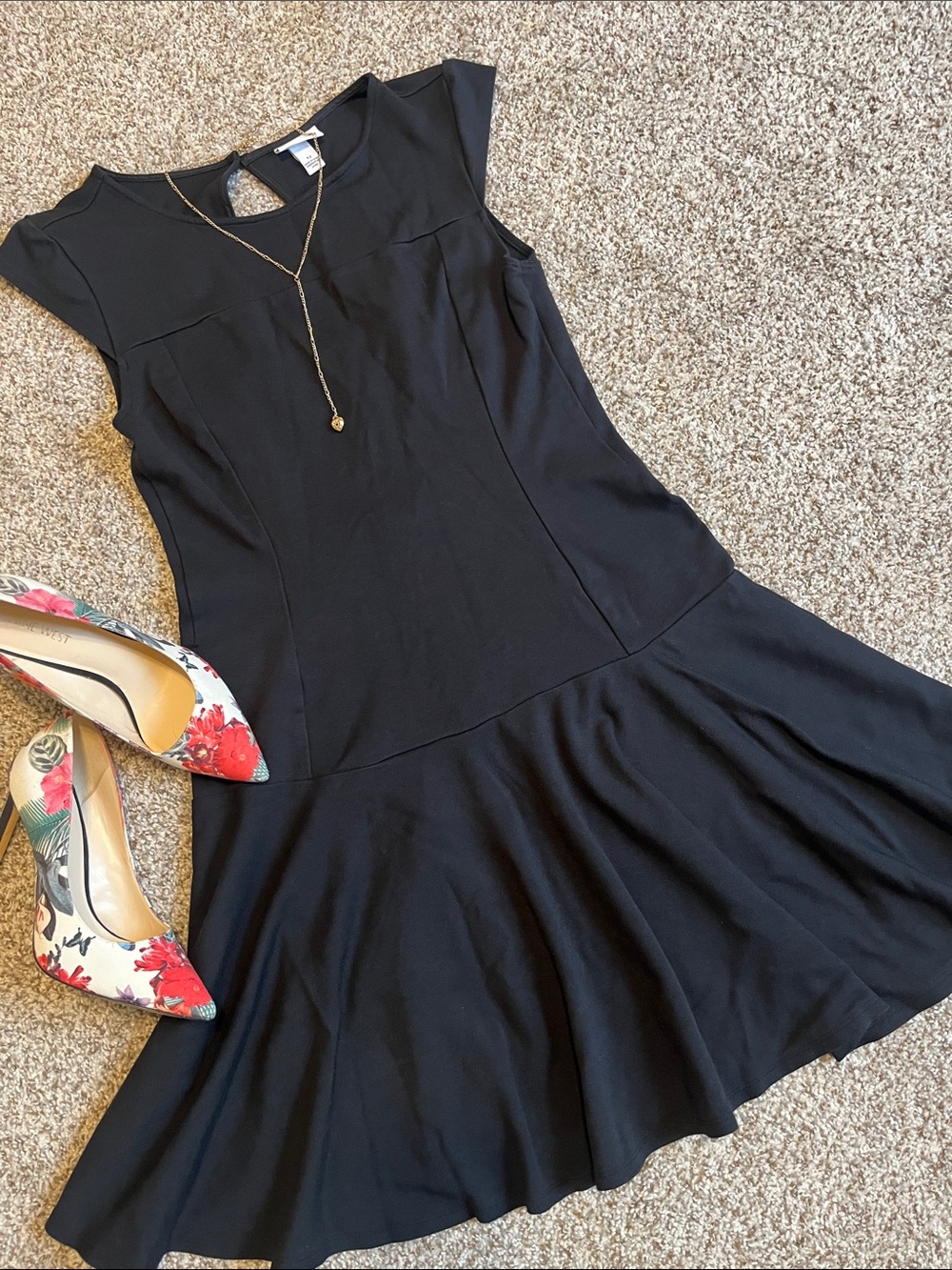 Black Cap-Sleeve Midi Dress with Flounce Hem